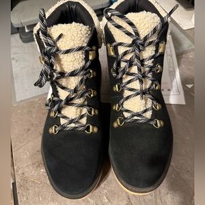 Sorel Hi Line size 10 Boots